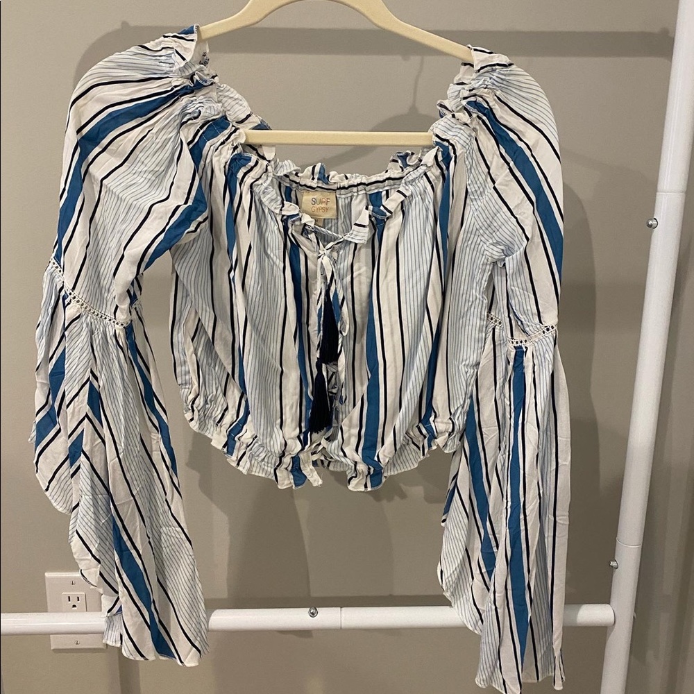 Summer off the shoulder crop